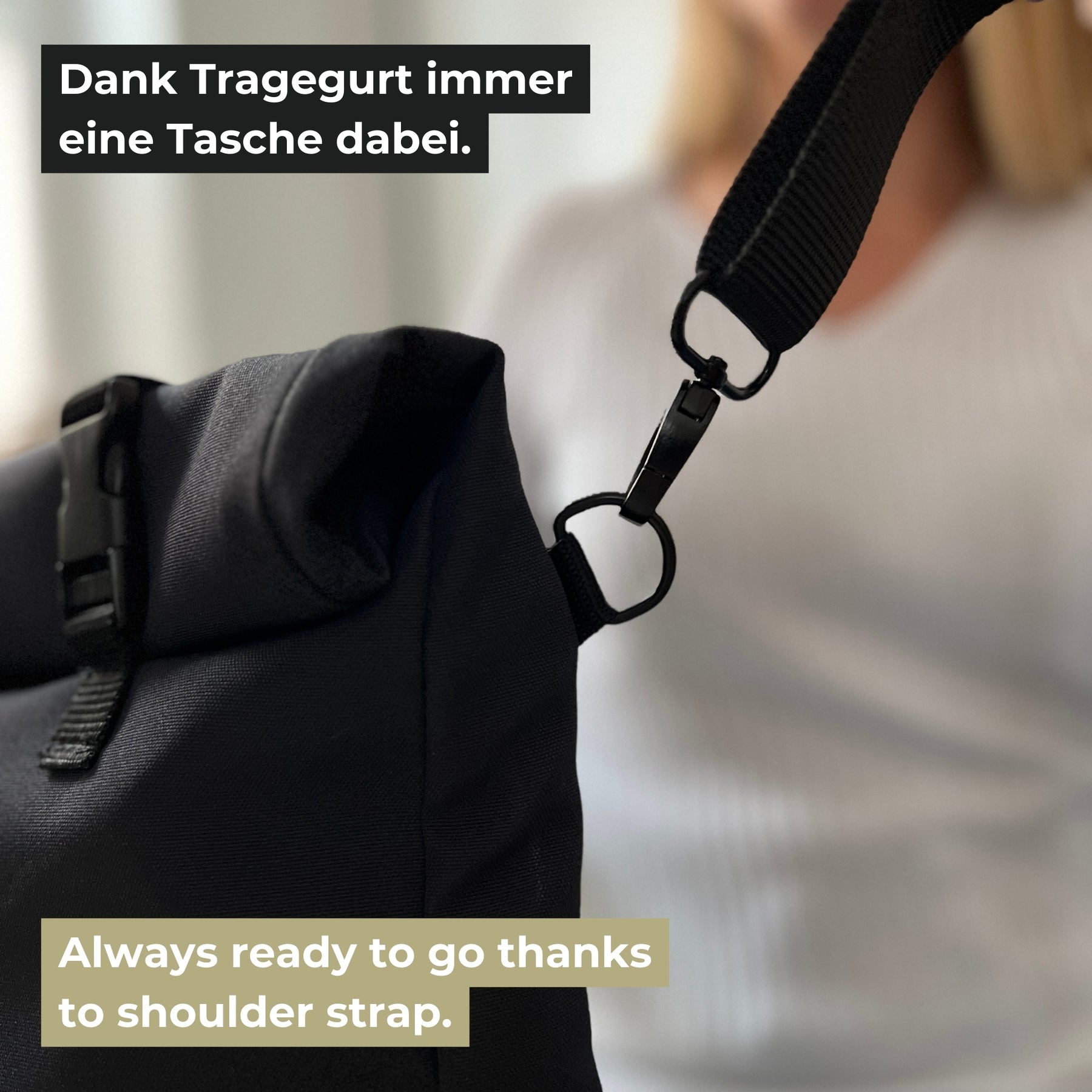 Extra shoulder strap for magnetic bag